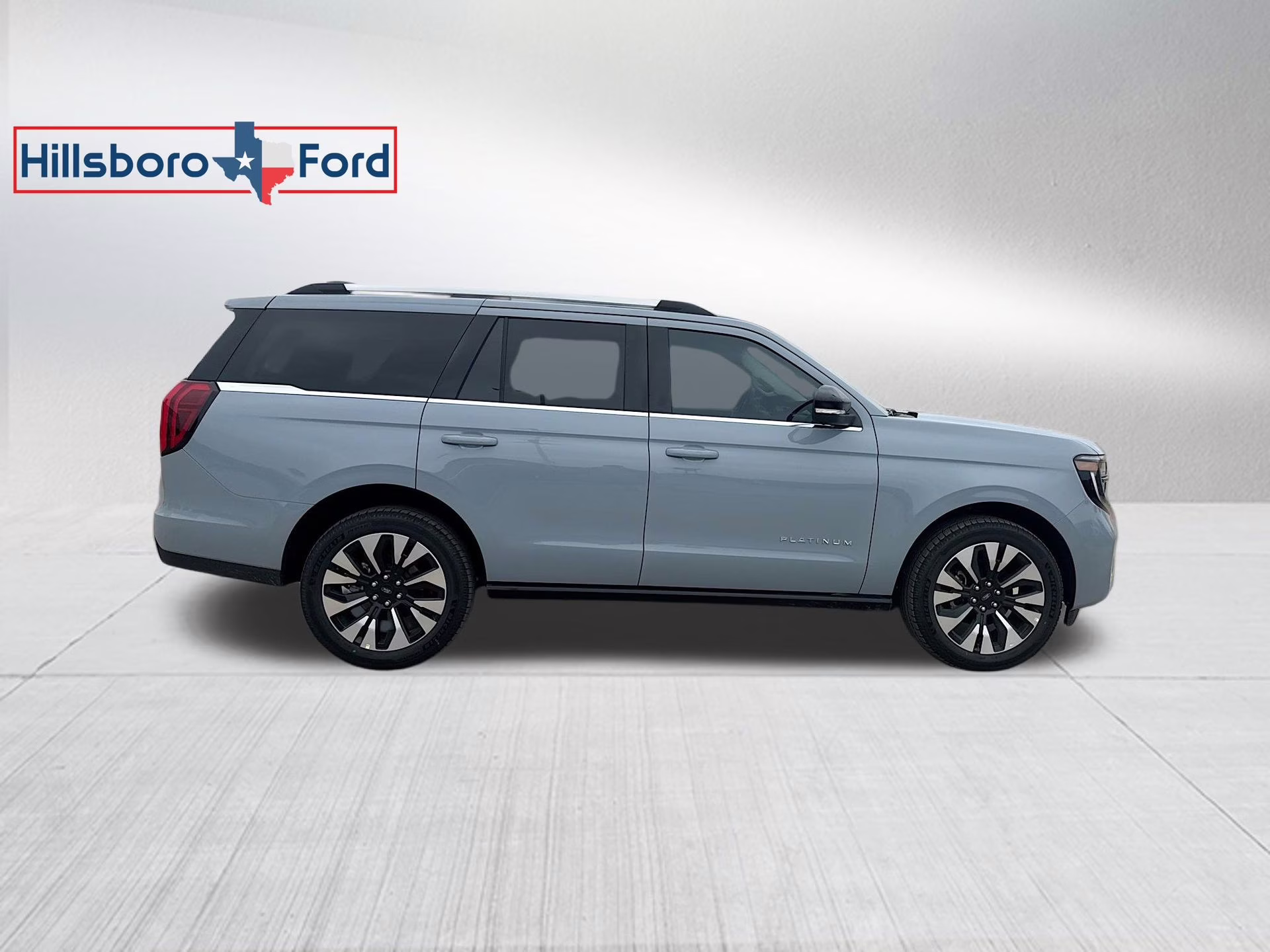 2025 Glacier Gray Metallic TriCoat Ford Expedition Platinum 4X4 SUV