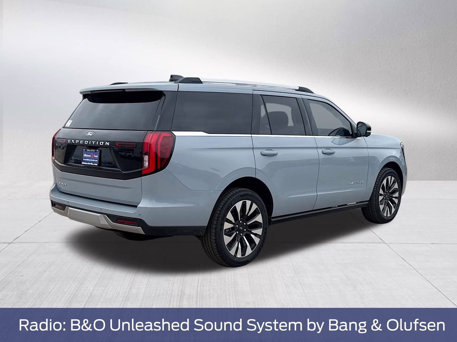 2025 Glacier Gray Metallic TriCoat Ford Expedition Platinum 4X4 SUV