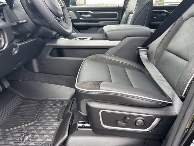 2026 Diamond Black Crystal Pearlcoat Ram 1500 Laramie 4X4 Truck