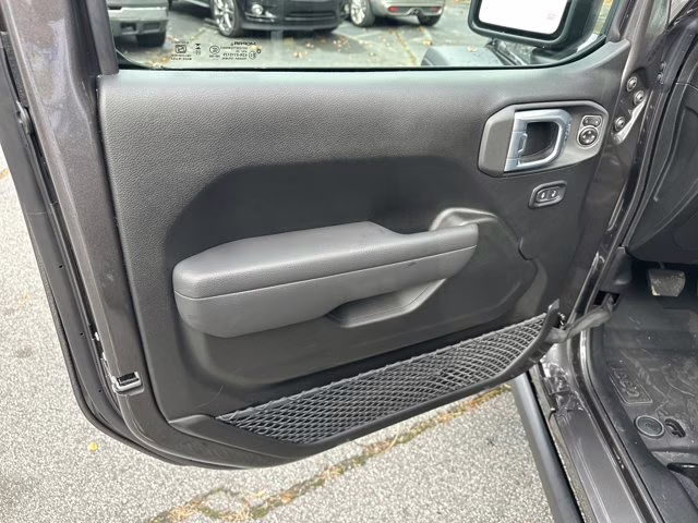 2026 Granite Crystal Metallic Clearcoat Jeep Wrangler Willys 4X4 Convertible