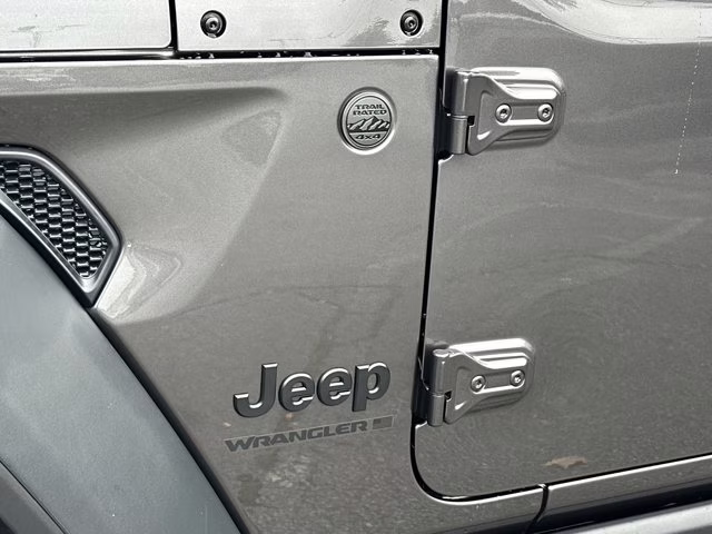 2026 Granite Crystal Metallic Clearcoat Jeep Wrangler Willys 4X4 Convertible