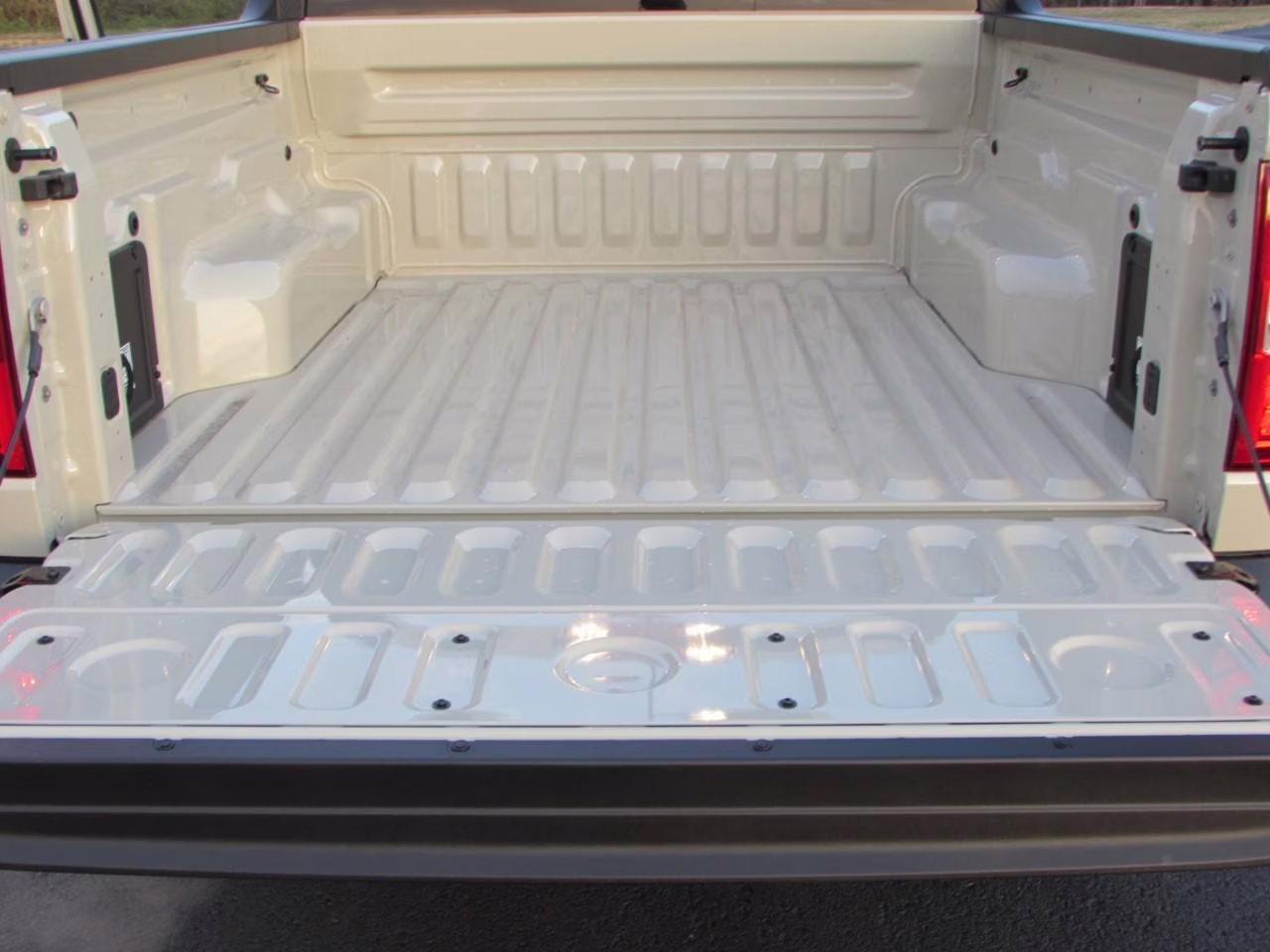 2025 Desert Sand Ford Maverick XL AWD Truck