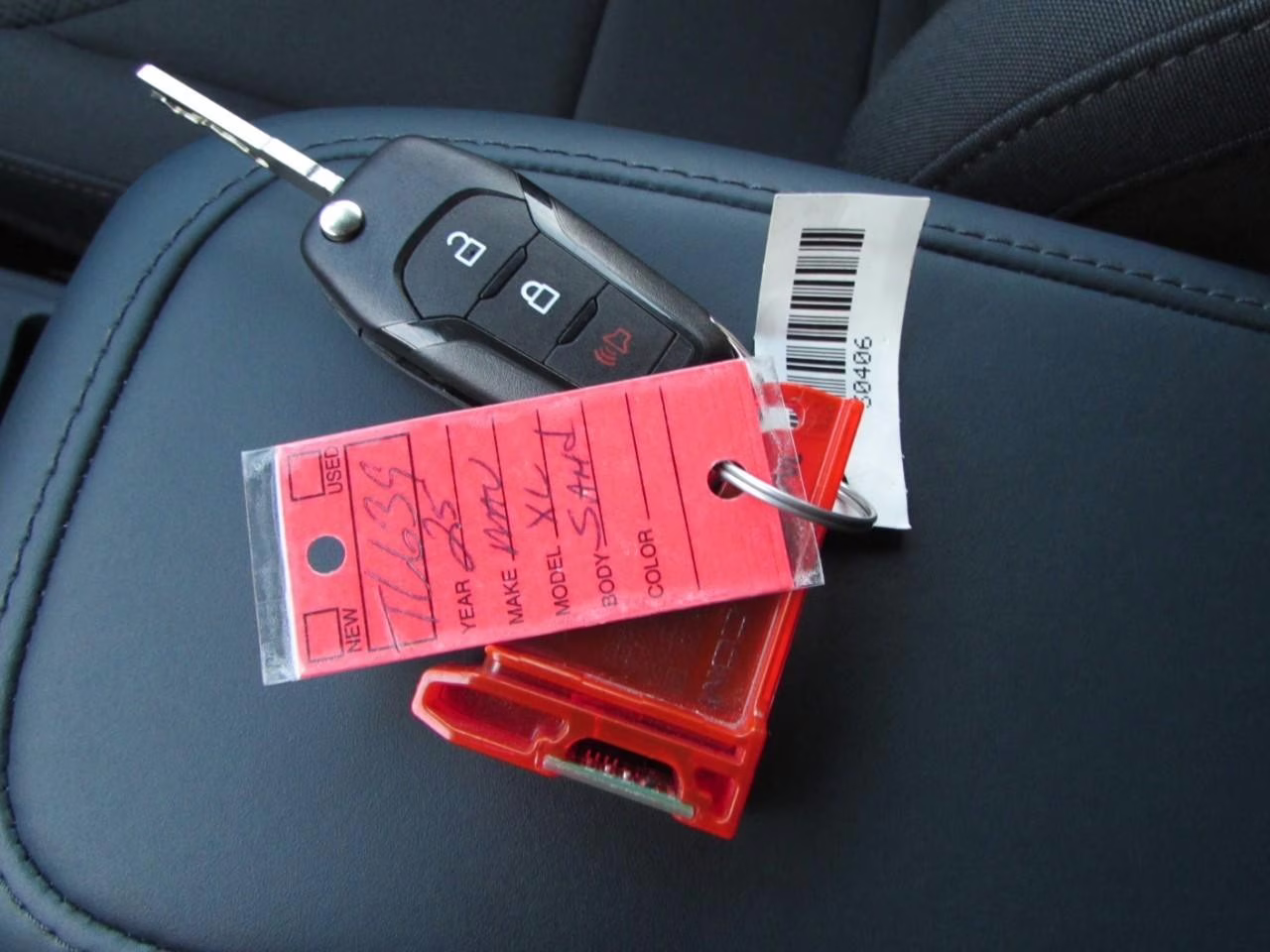 2025 Desert Sand Ford Maverick XL AWD Truck