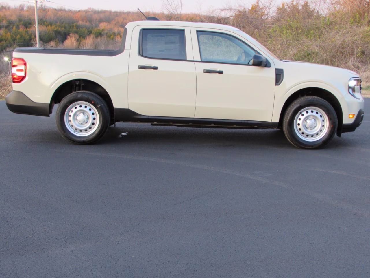 2025 Desert Sand Ford Maverick XL AWD Truck