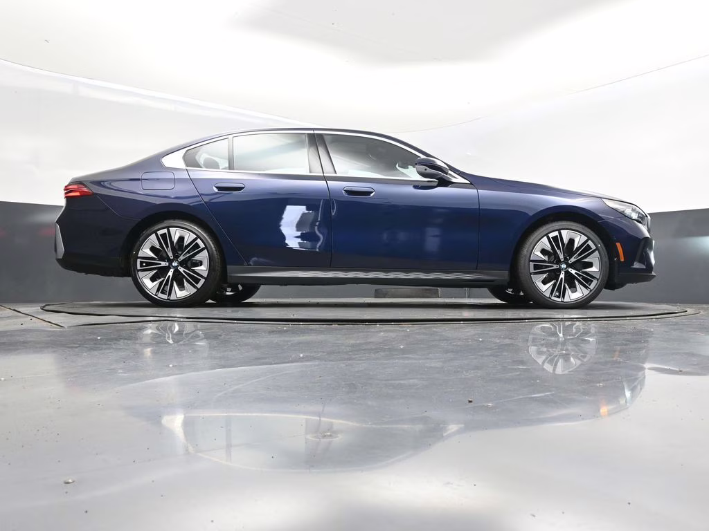 2026 Tanzanite Blue II Metallic BMW 5 Series 530i RWD Sedan