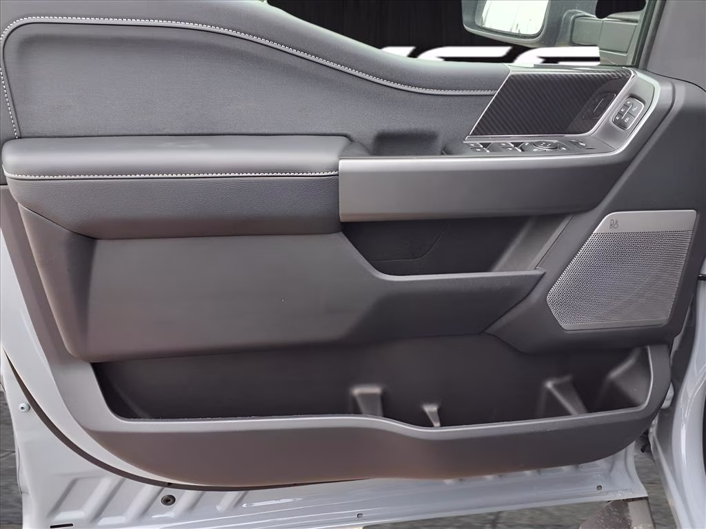 2026 Glacier Gray Metallic Tri-Coat Ford Super Duty F-250 SRW LARIAT 4X4 Truck
