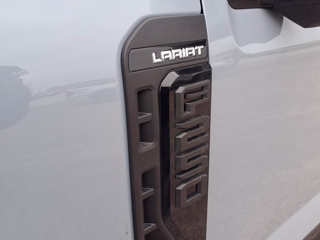2026 Glacier Gray Metallic Tri-Coat Ford Super Duty F-250 SRW LARIAT 4X4 Truck