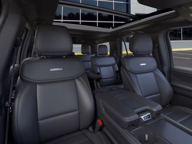 2026 Star White Metallic Tri-Coat Ford Expedition Platinum 4X4 SUV
