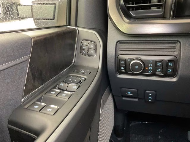 2026 Gray Metallic Ford Super Duty F-250 SRW Lariat 4X4 Truck