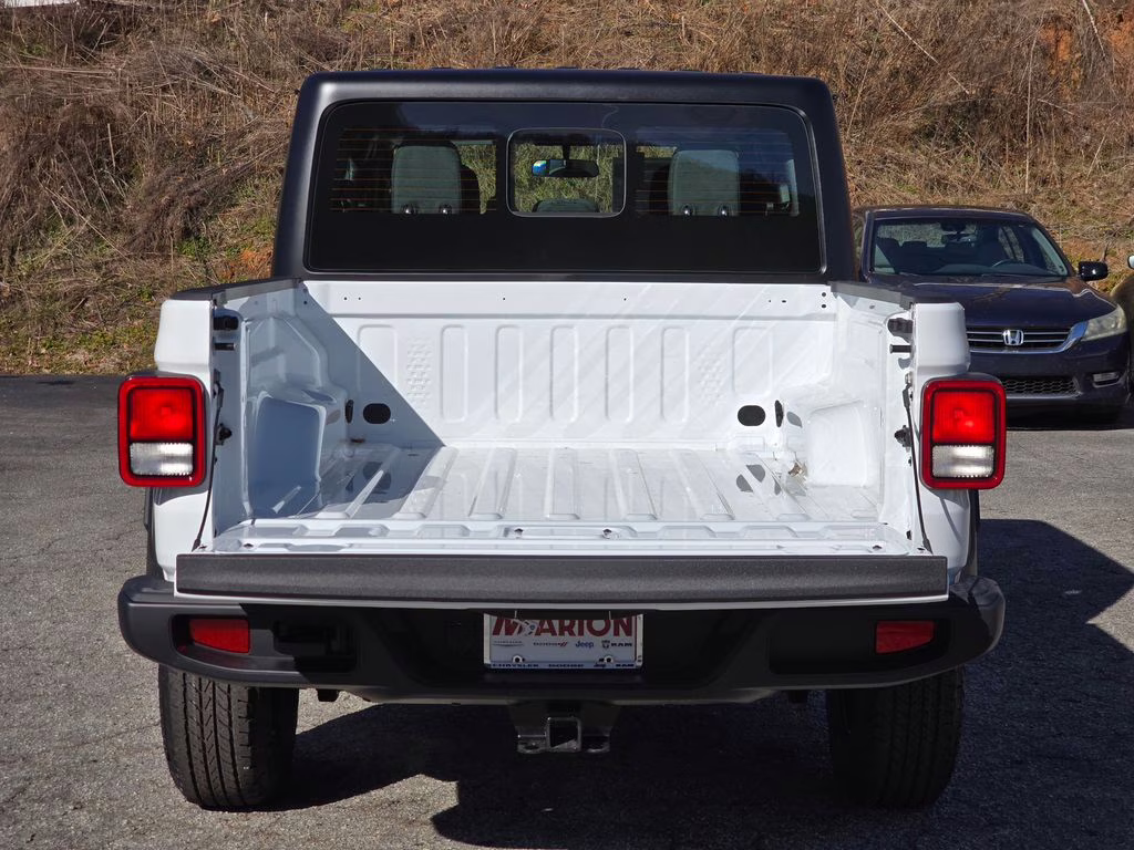 2026 Bright White Clearcoat Jeep Gladiator Sport 4X4 Truck