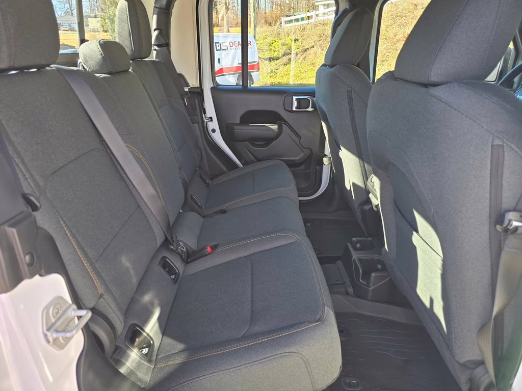 2026 Bright White Clearcoat Jeep Gladiator Sport 4X4 Truck