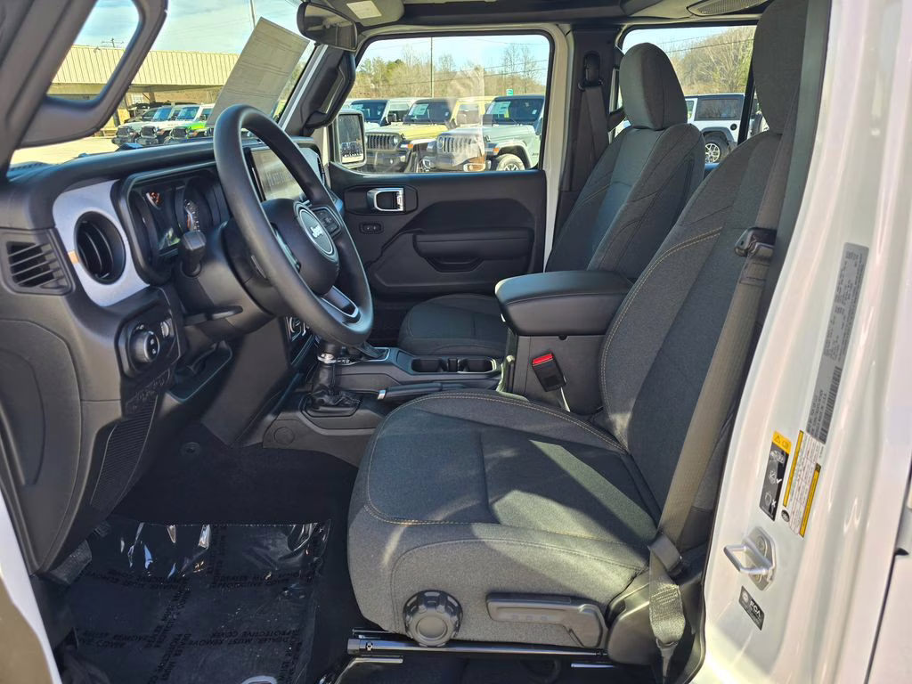 2026 Bright White Clearcoat Jeep Gladiator Sport 4X4 Truck