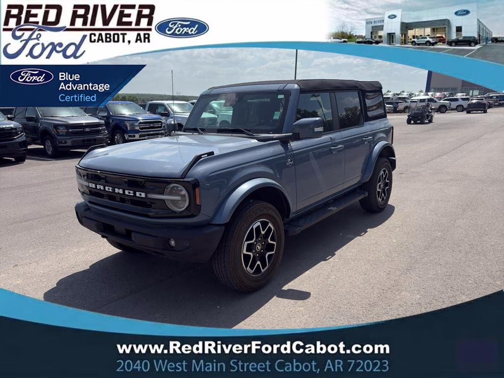 2023 Azure Gray Metallic Tri-Coat Ford Bronco Outer Banks 4X4 SUV