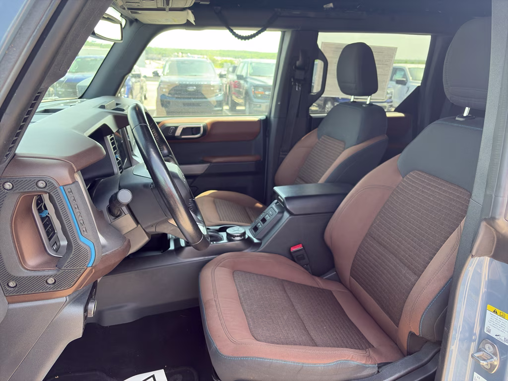 2023 Azure Gray Metallic Tri-Coat Ford Bronco Outer Banks 4X4 SUV
