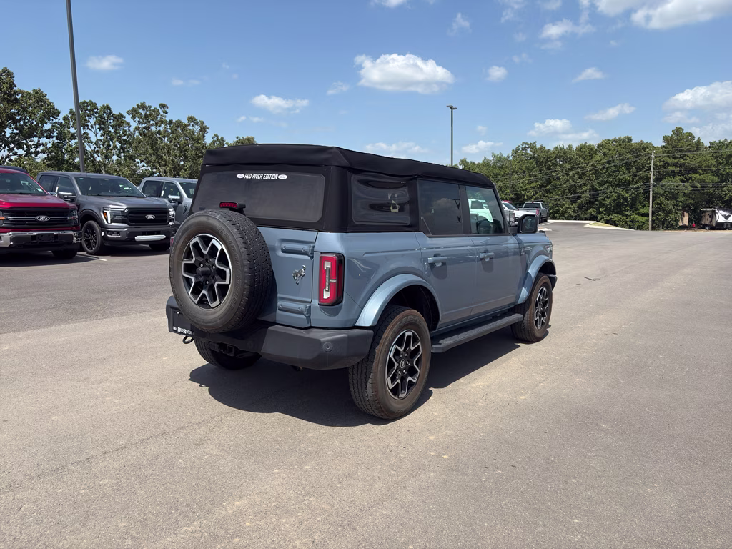 2023 Azure Gray Metallic Tri-Coat Ford Bronco Outer Banks 4X4 SUV