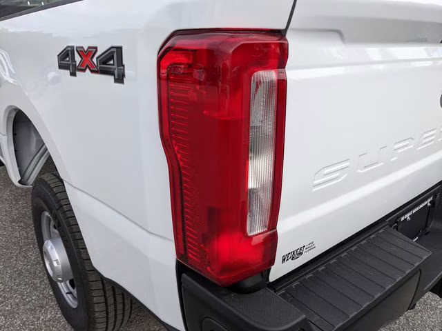 2026 Oxford White Ford Super Duty F-350 SRW XL 4X4 Truck