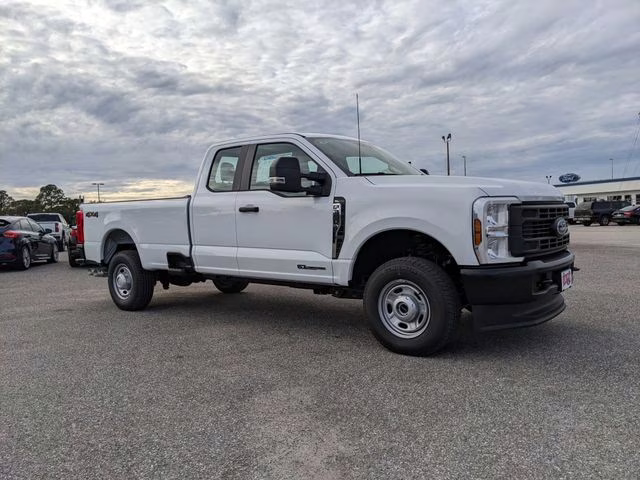 2026 Oxford White Ford Super Duty F-350 SRW XL 4X4 Truck