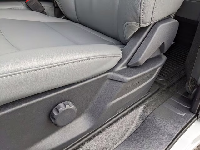 2026 Oxford White Ford Super Duty F-350 SRW XL 4X4 Truck