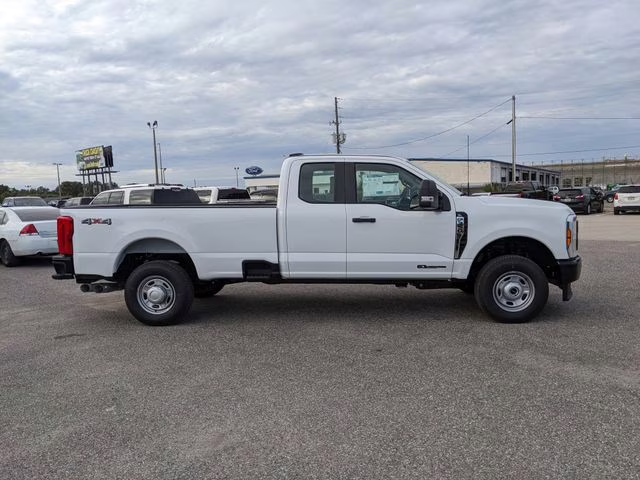 2026 Oxford White Ford Super Duty F-350 SRW XL 4X4 Truck