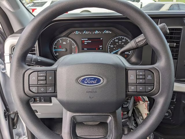 2026 Oxford White Ford Super Duty F-350 SRW XL 4X4 Truck