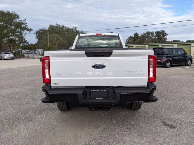 2026 Oxford White Ford Super Duty F-350 SRW XL 4X4 Truck