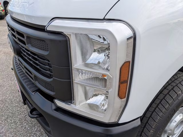 2026 Oxford White Ford Super Duty F-350 SRW XL 4X4 Truck
