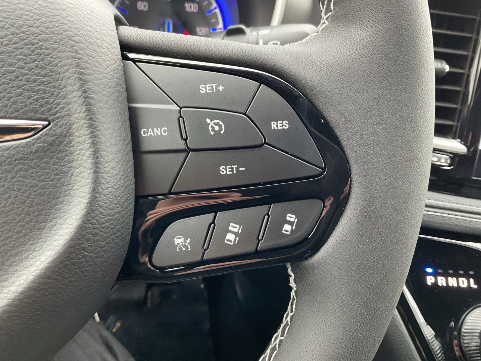 2026 Diamond Black Crystal Pearlcoat Chrysler Pacifica Select AWD Van