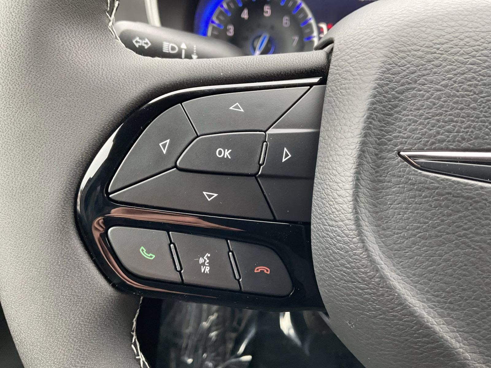 2026 Diamond Black Crystal Pearlcoat Chrysler Pacifica Select AWD Van