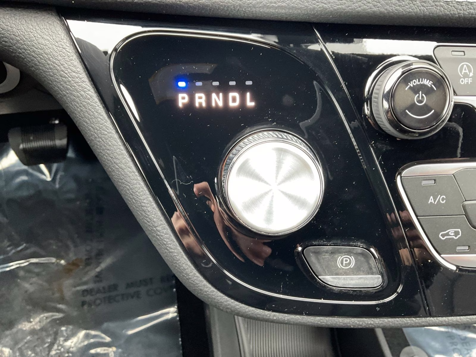 2026 Diamond Black Crystal Pearlcoat Chrysler Pacifica Select AWD Van