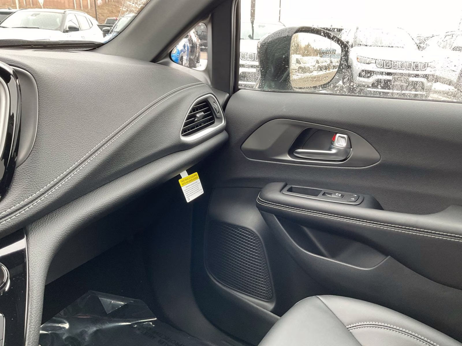 2026 Diamond Black Crystal Pearlcoat Chrysler Pacifica Select AWD Van