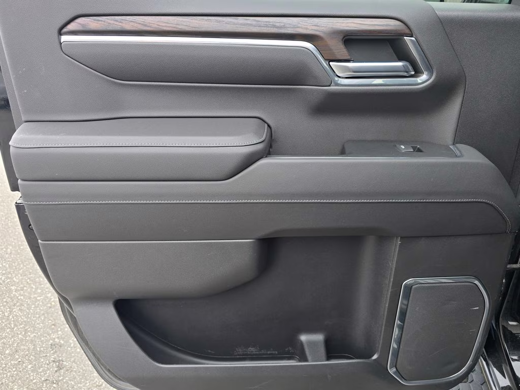 2023 Onyx Black GMC Sierra 1500 SLT 4X4 Truck