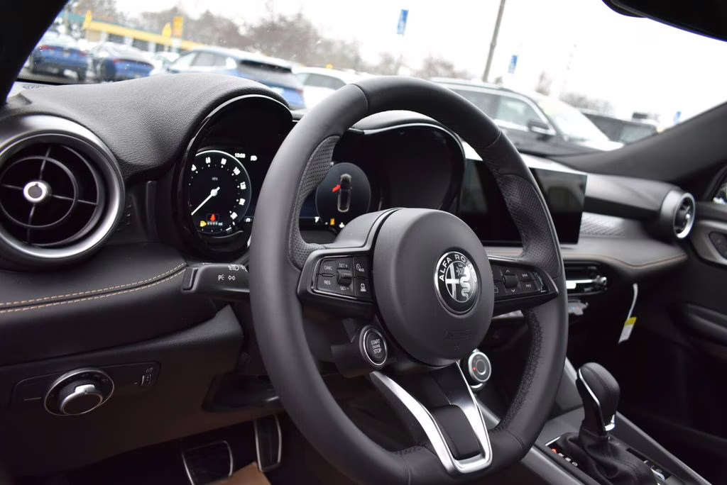 2025 Alfa Black Alfa Romeo Tonale Base AWD SUV