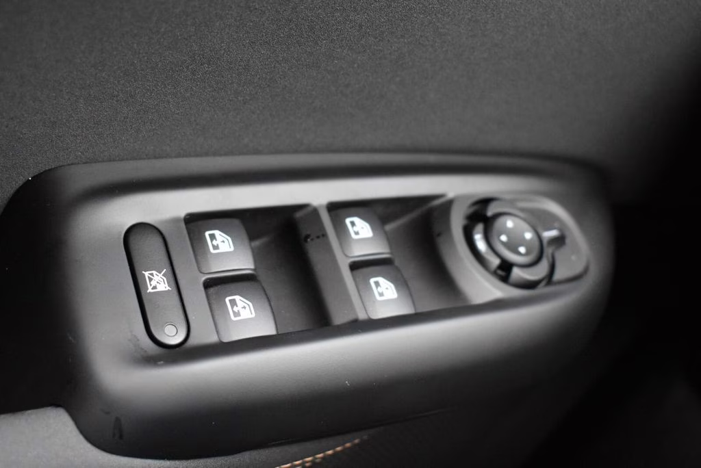 2025 Alfa Black Alfa Romeo Tonale Base AWD SUV