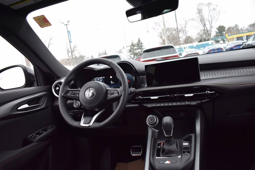 2025 Alfa Black Alfa Romeo Tonale Base AWD SUV