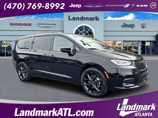 2026 Diamond Black Crystal Pearlcoat Chrysler Pacifica Select FWD Van