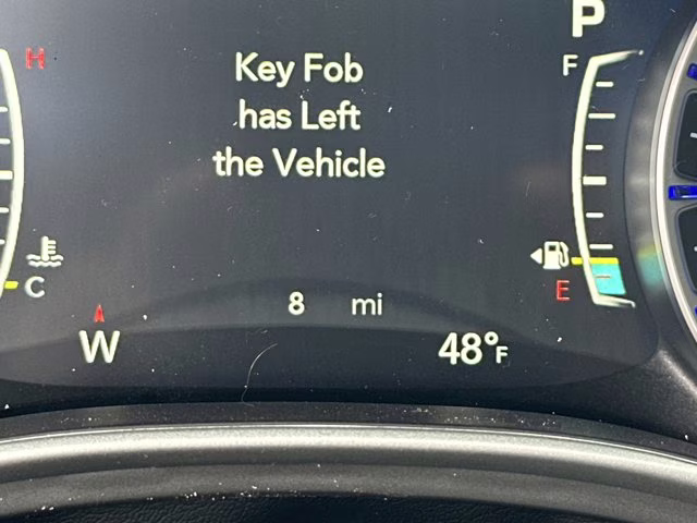 2026 Diamond Black Crystal Pearlcoat Chrysler Pacifica Select FWD Van