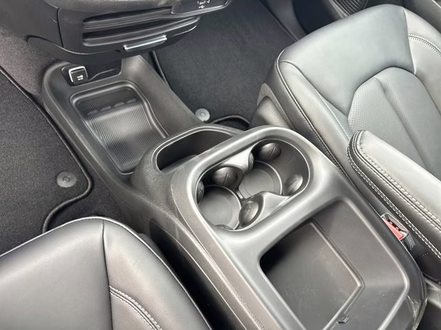 2026 Diamond Black Crystal Pearlcoat Chrysler Pacifica Select FWD Van