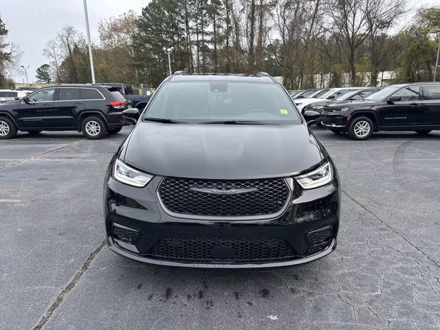 2026 Diamond Black Crystal Pearlcoat Chrysler Pacifica Select FWD Van