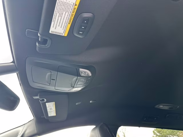 2026 Diamond Black Crystal Pearlcoat Chrysler Pacifica Select FWD Van