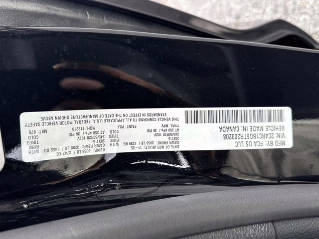 2026 Diamond Black Crystal Pearlcoat Chrysler Pacifica Select FWD Van