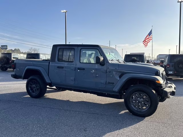 2026 Anvil Clearcoat Jeep Gladiator Sport S 4X4 Truck