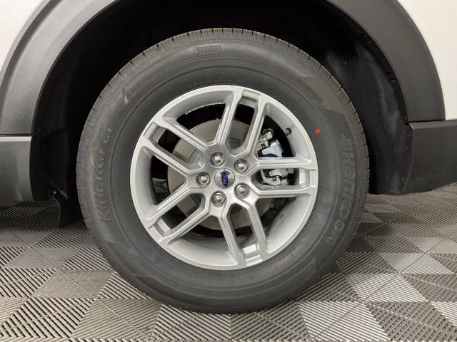 2026 White Metallic Ford Explorer Active RWD SUV