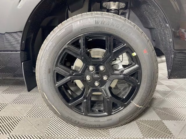 2026 Shadow Black Ford Maverick Lobo Standard AWD Truck