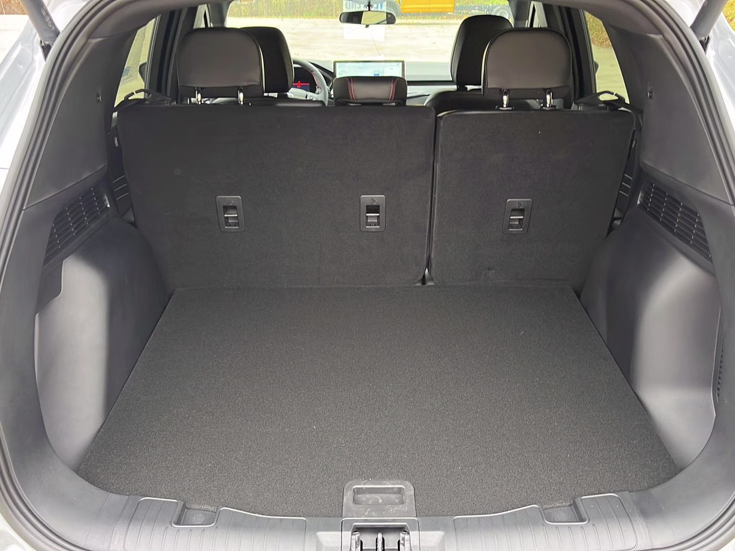 2026 Space Silver Ford Escape Hybrid ST-Line Select AWD SUV