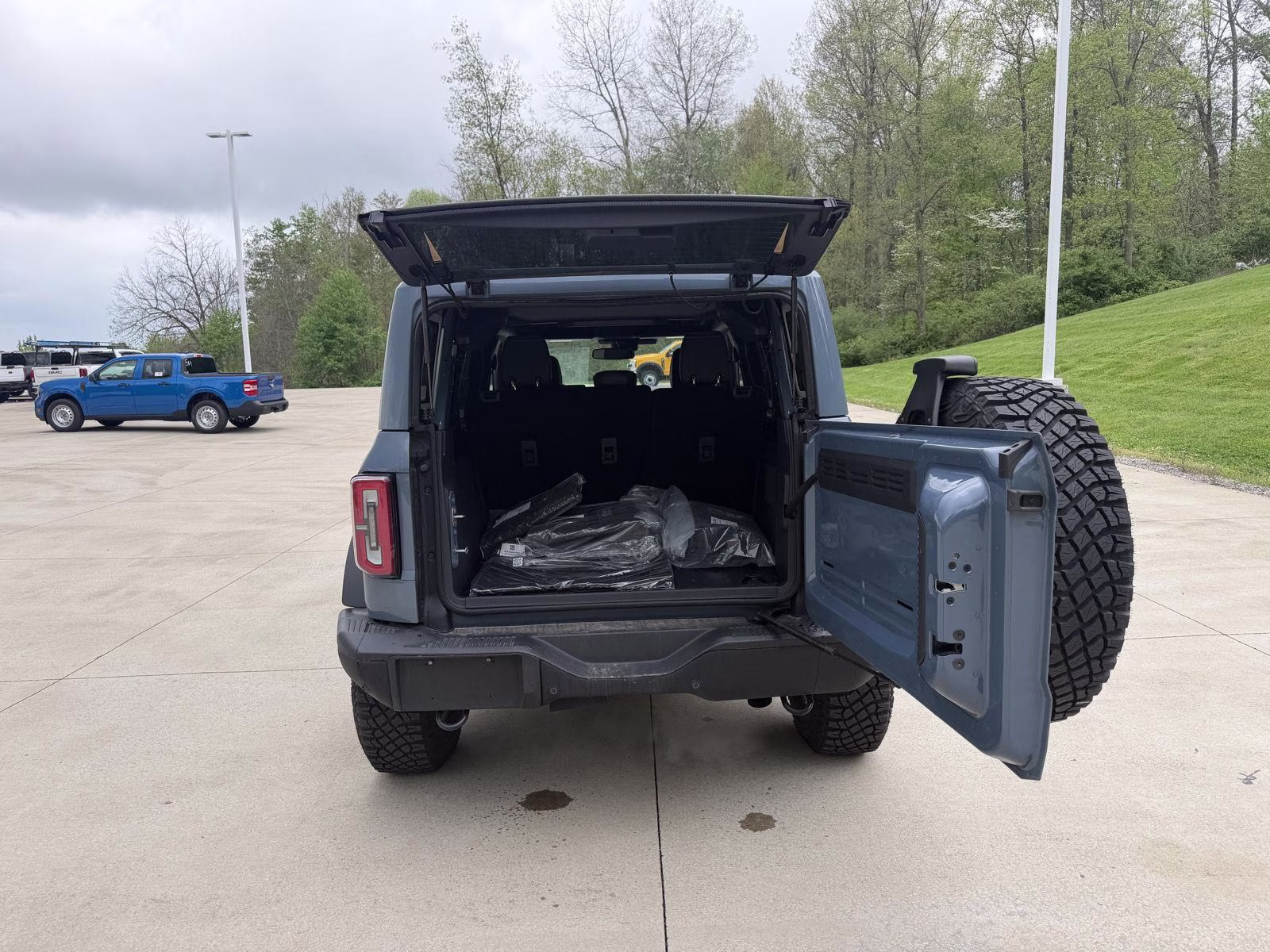 2025 Azure Gray Metallic Tri-Coat Ford Bronco Badlands 4X4 SUV