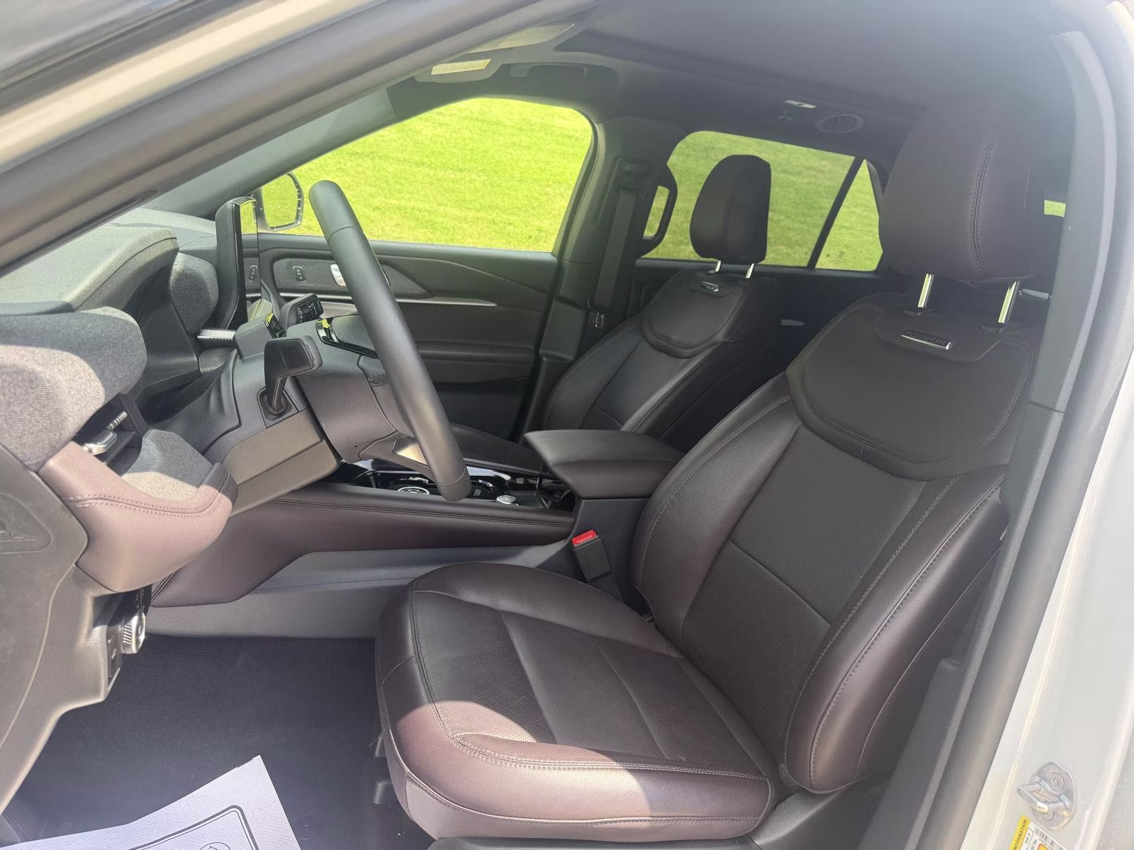 2026 Space White Ford Explorer Platinum RWD SUV