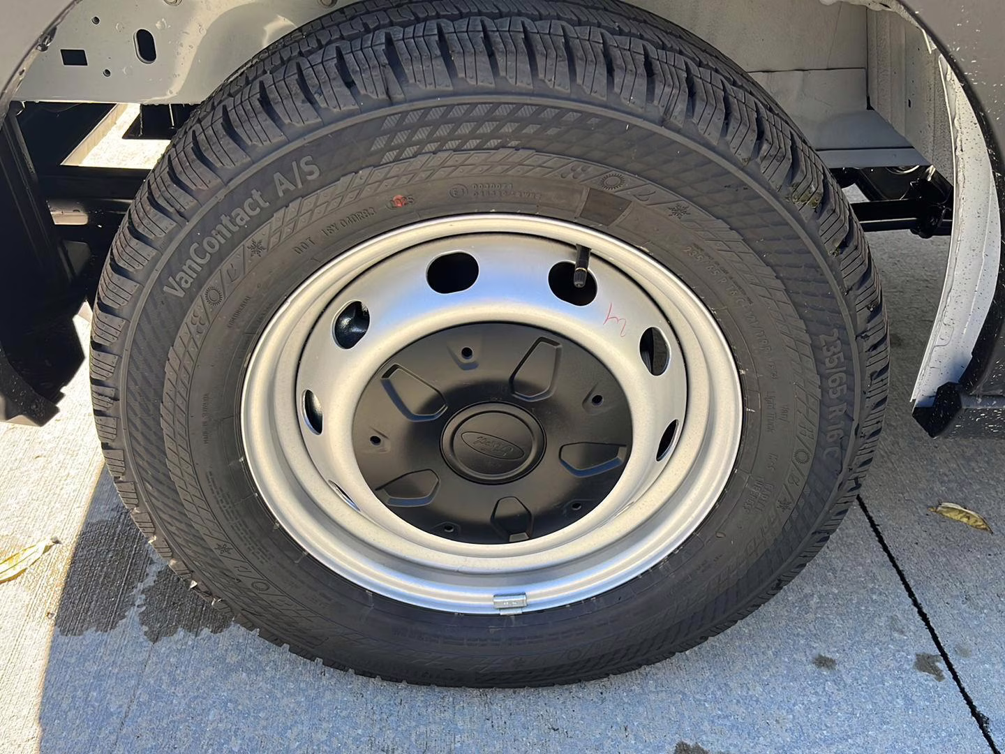 2026 Oxford White Ford Transit Cargo Van MED. ROOF, RWD RWD Van