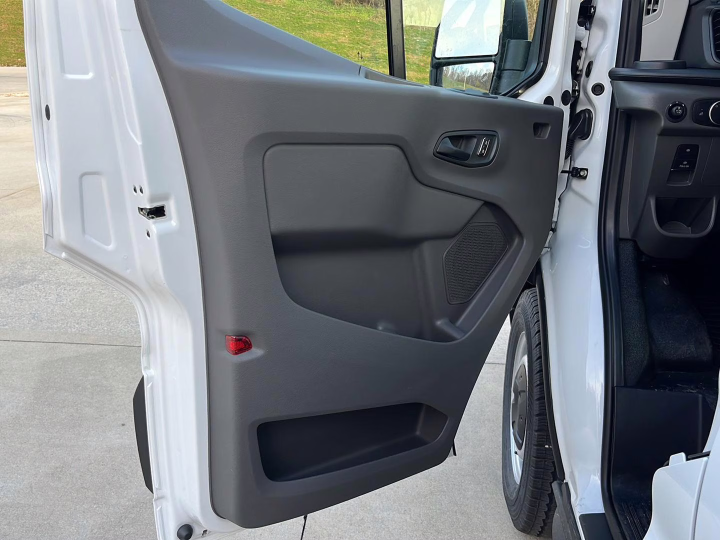 2026 Oxford White Ford Transit Cargo Van MED. ROOF, RWD RWD Van