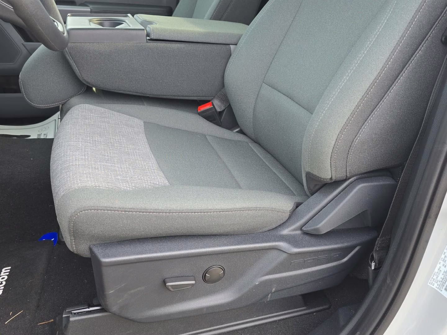 2025 Avalanche Gray Ford Super Duty F-250 SRW XLT 4X4 Truck