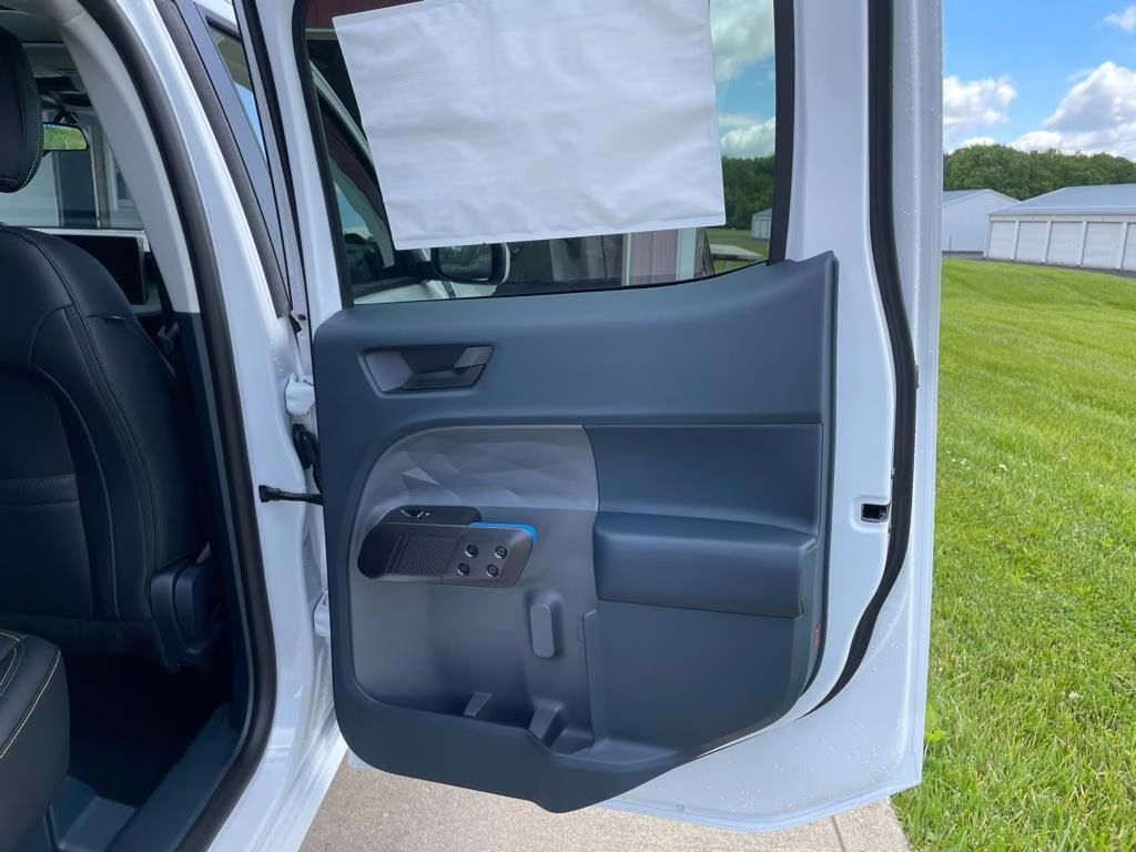 2025 Oxford White Ford Maverick Lobo AWD Truck